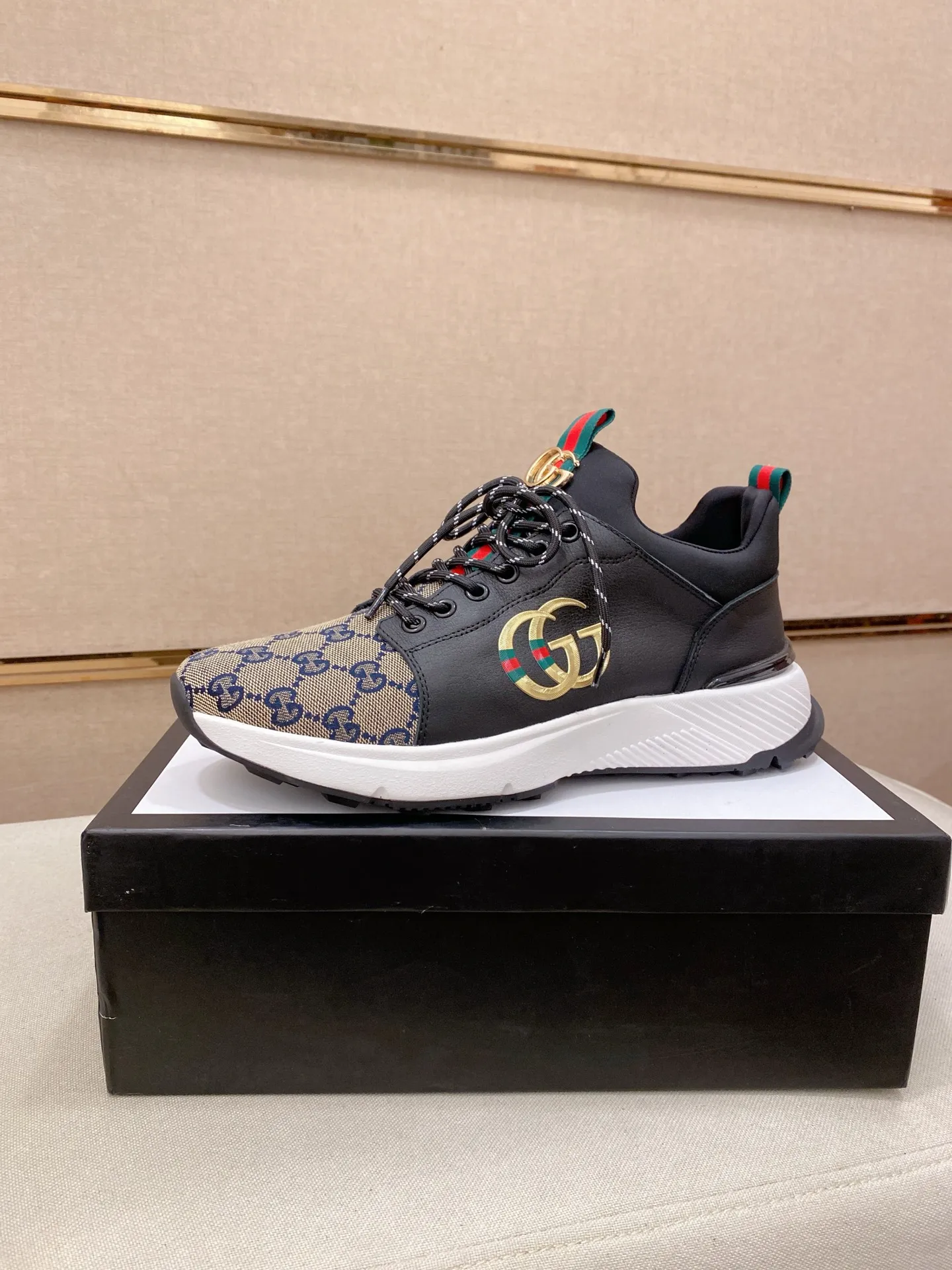 Men's clothing and shoes💰:462💰 (GUCCI) The latest model from the official website🎁🎁Casual and fashionable men's shoes👟, hot style💥The version is simple and elegant, exclusive for trendy men. The unique latest brand elements from the official website👑Original Gucci decoration, fashionable and generous, the fabric is original cowhide ✅Mesh breathable lining, the official website specifies wear-resistant casual outsole, the classic model is taken in kind at the counter🎬38-44 (can be customized for 45 non-refundable)